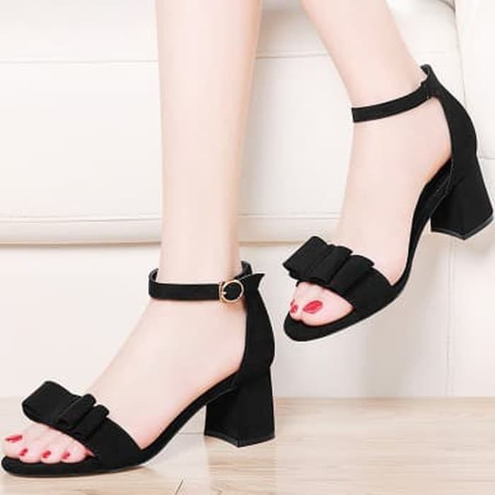 Gambar Sepatu High Heels Untuk Remaja – retorika