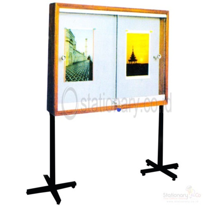 

Papan Mading dengan Kaki Standard List Kayu uk. 90 x 180 GM - PPS918