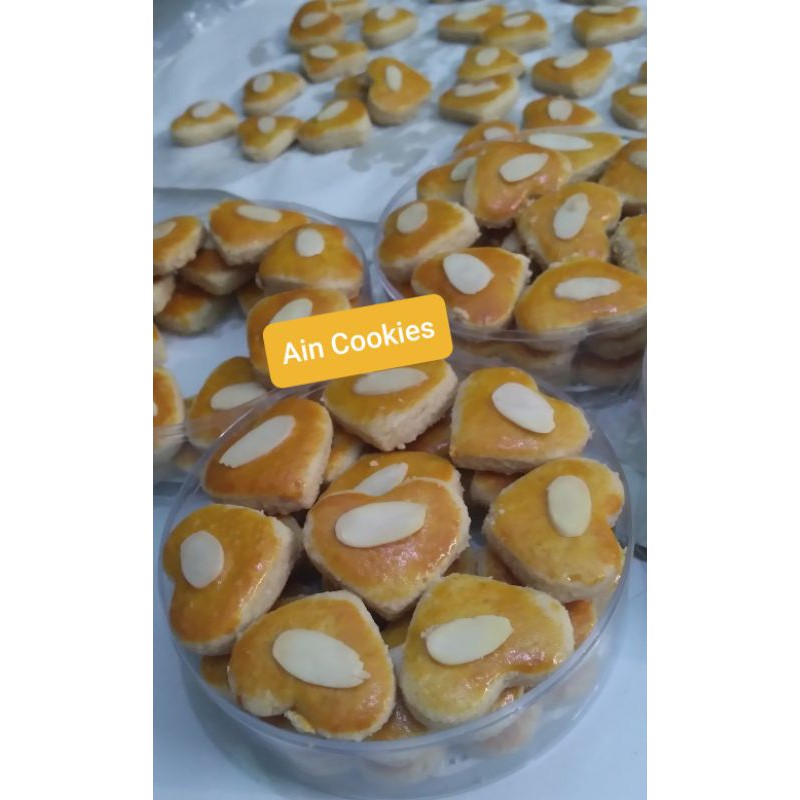 

kue kacang almond