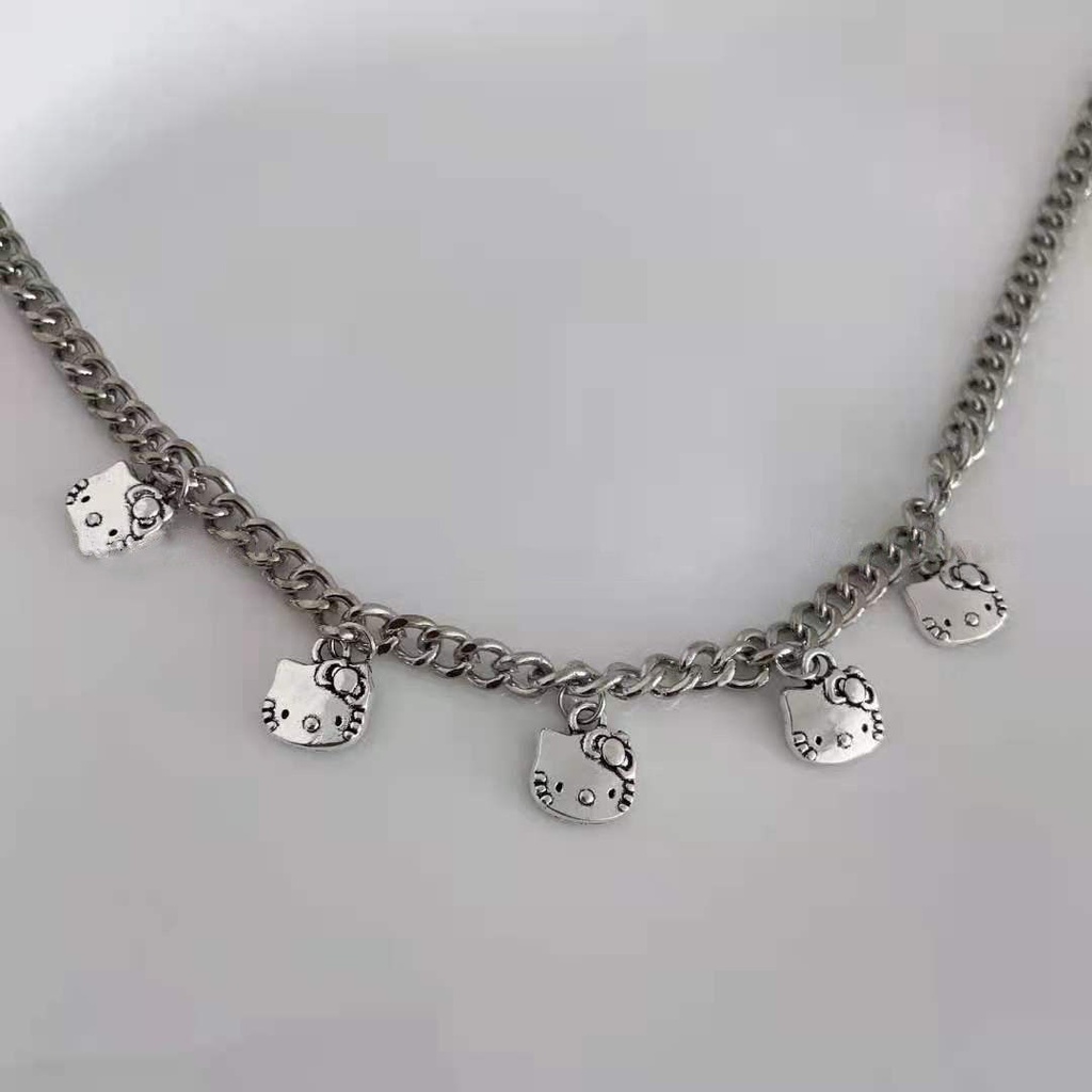 Kalung Rantai Klavikula Hias Liontin Kartun Hello Kitty Bahan Logam Gaya Vintage Untuk Hadiah