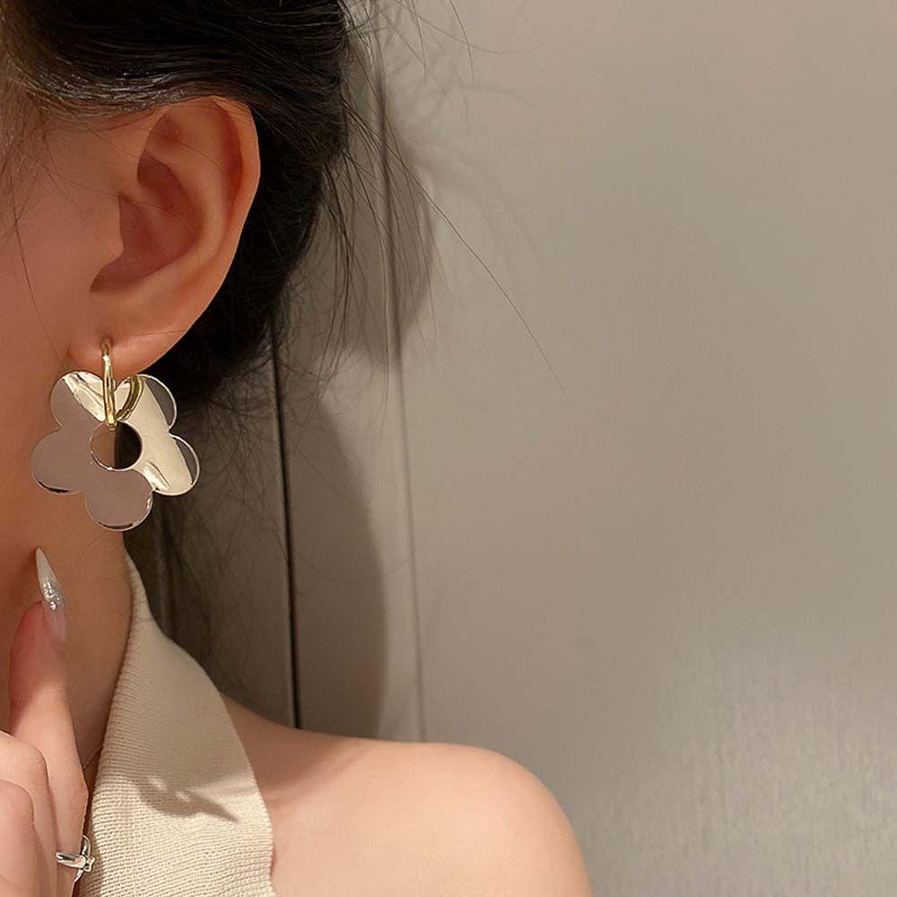 Agustinina Bunga Telinga Gesper Glossy Fashion Perhiasan Manis Keren Warna Emas Ear Studs Geometris Logam Sliver Color Hoop Earrings
