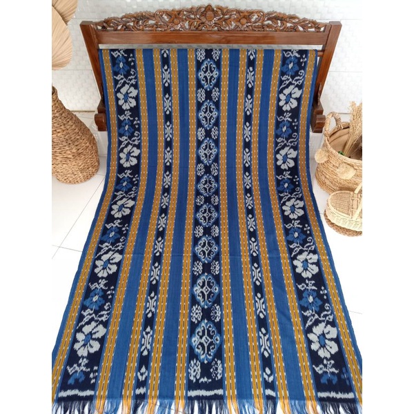 KAIN TENUN ETNIK NUSANTARA, KAIN TENUN BLANKET TRADISIONAL TROSO JEPARA MOTIF BUNGA SEPATU BIRU NAVY