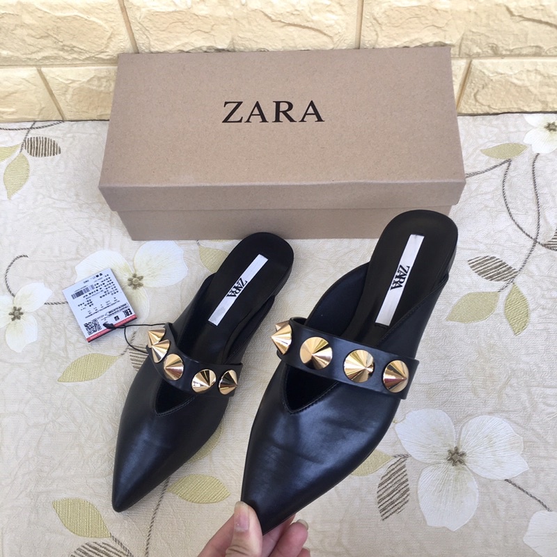 SEPATU ZR-132 POINTED TOE MULES WITH STUDS