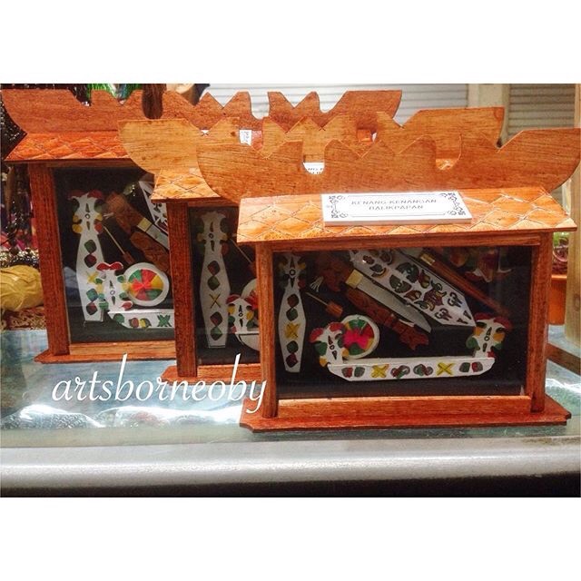 MINIATUR SOUVENIR DAYAK KALIMANTAN