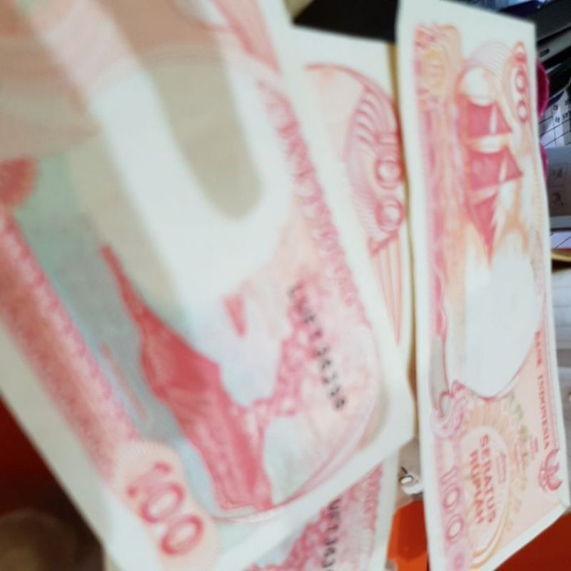 100 rupiah kertas