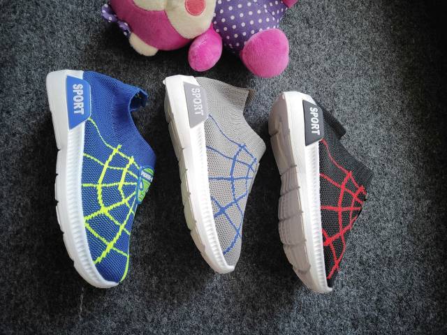 625CDSEPATU ANAK LAKI LAKI BAHAN RAJUT IMPORT