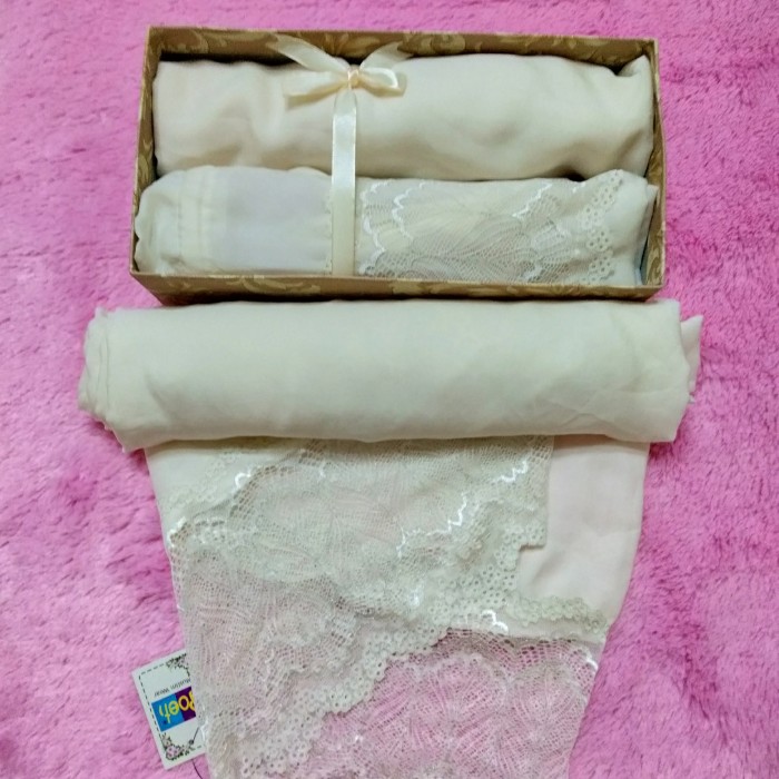 TERLARIS MUKENA POETI ORIGINAL POLOS RENDA DADA - BAHAN ZARA SILK - PUTIH TULANG