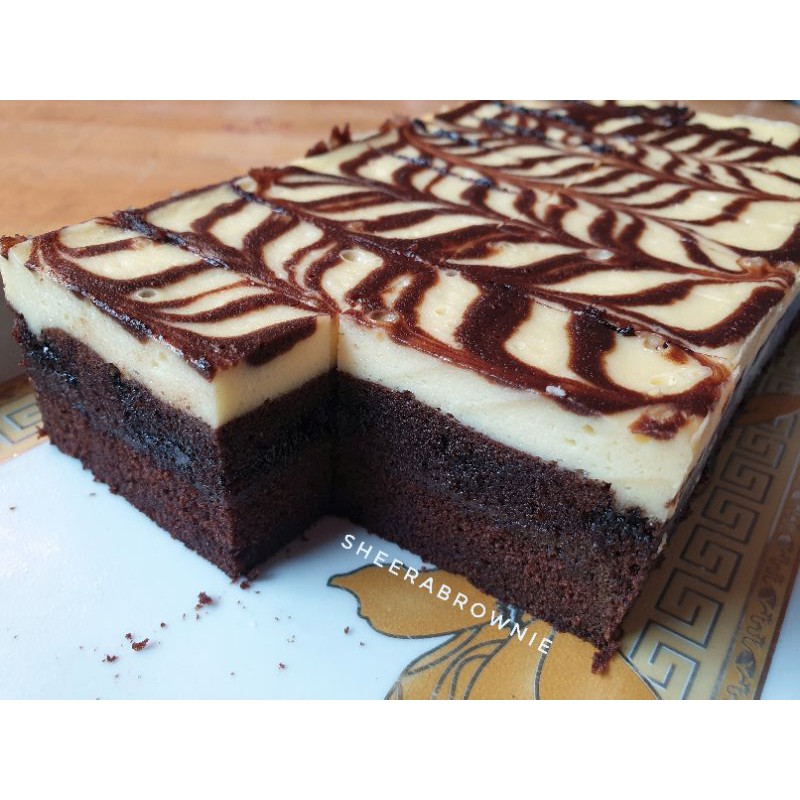 

BROWNIES KUKUS SUPER NYOKLAT SHEERABROWNIE (3 varian), Original / Nutella / Cheesecake