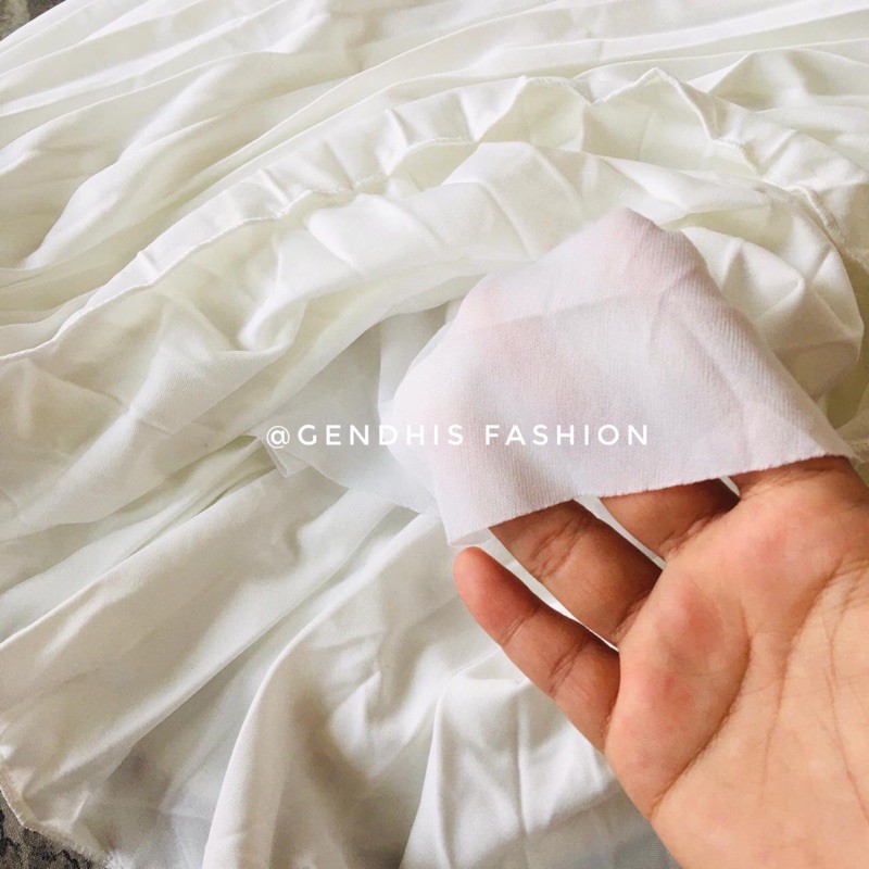 ROK PLISKET BROKEN WHITE BERFURING