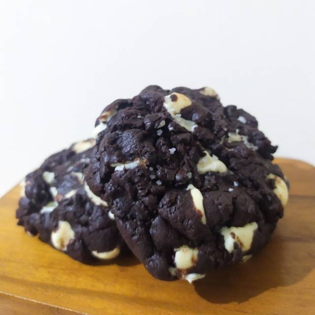 

Black n White Soft Cookies