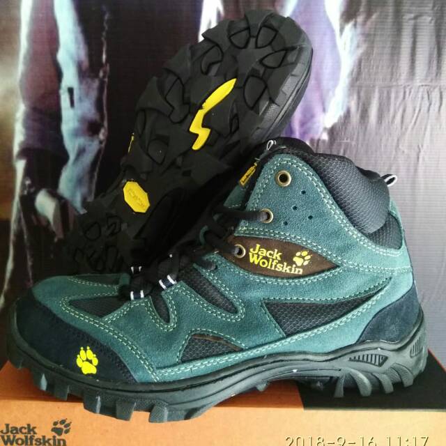 Sepatu gunung jack wolfskin