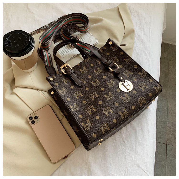 ( 2PC 1KG ) GTBI998877766 New Arrival  !!!  Tas Selempang Tas Wanita Import   Terbaru