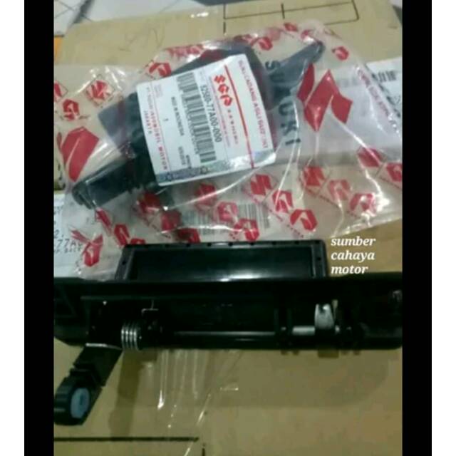 Handle pintu belakang suzuki APV