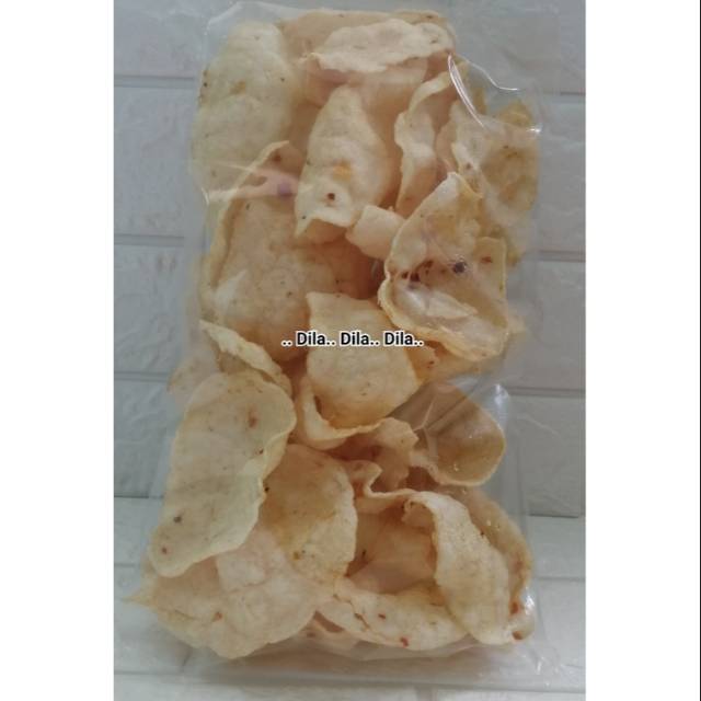 

Kerupuk krupuk singkong keripik kripik pedas manis gurih