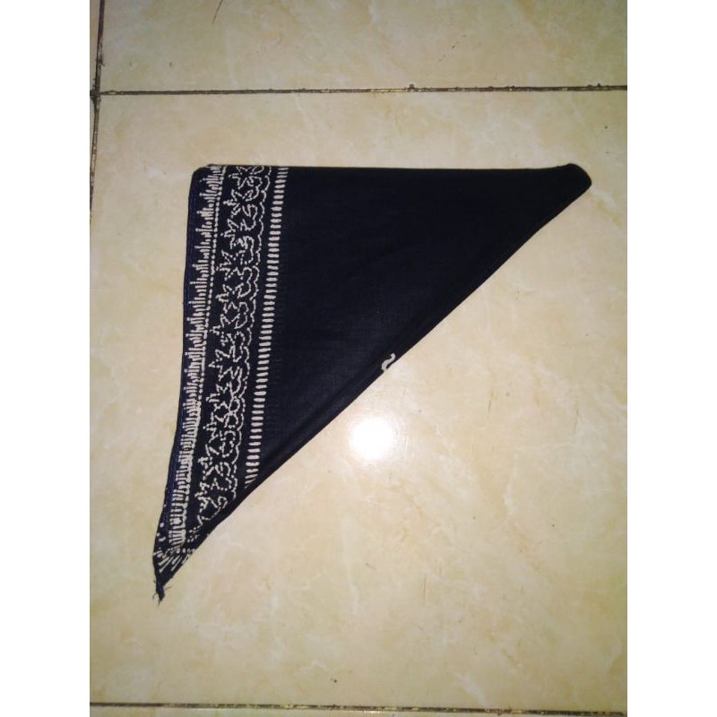 udeng/iket kepala motif rintik / wulung