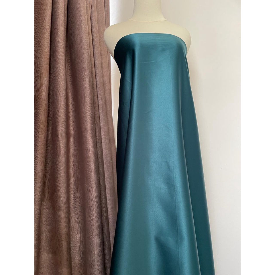 Kain Satin Saten Velvet Premium Silk Meteran Warna Hijau Botol Emerald Green