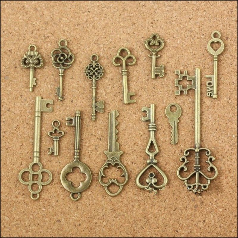 

AYURI -(12pcs) liontin kunci vintage retro untuk surat menyurat / dekorasi bujo jurnal diary scrapbook bahan metal