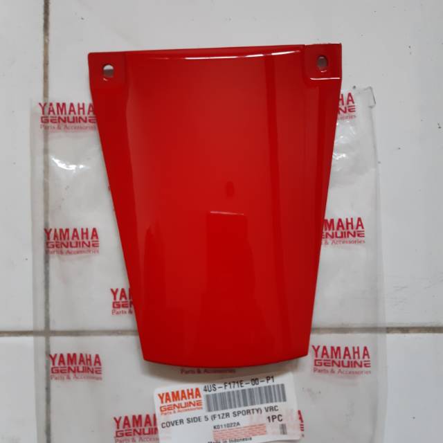 Tutup Box Body Merah VRC Yamaha F1ZR Original. 4US-F171E-00-P1