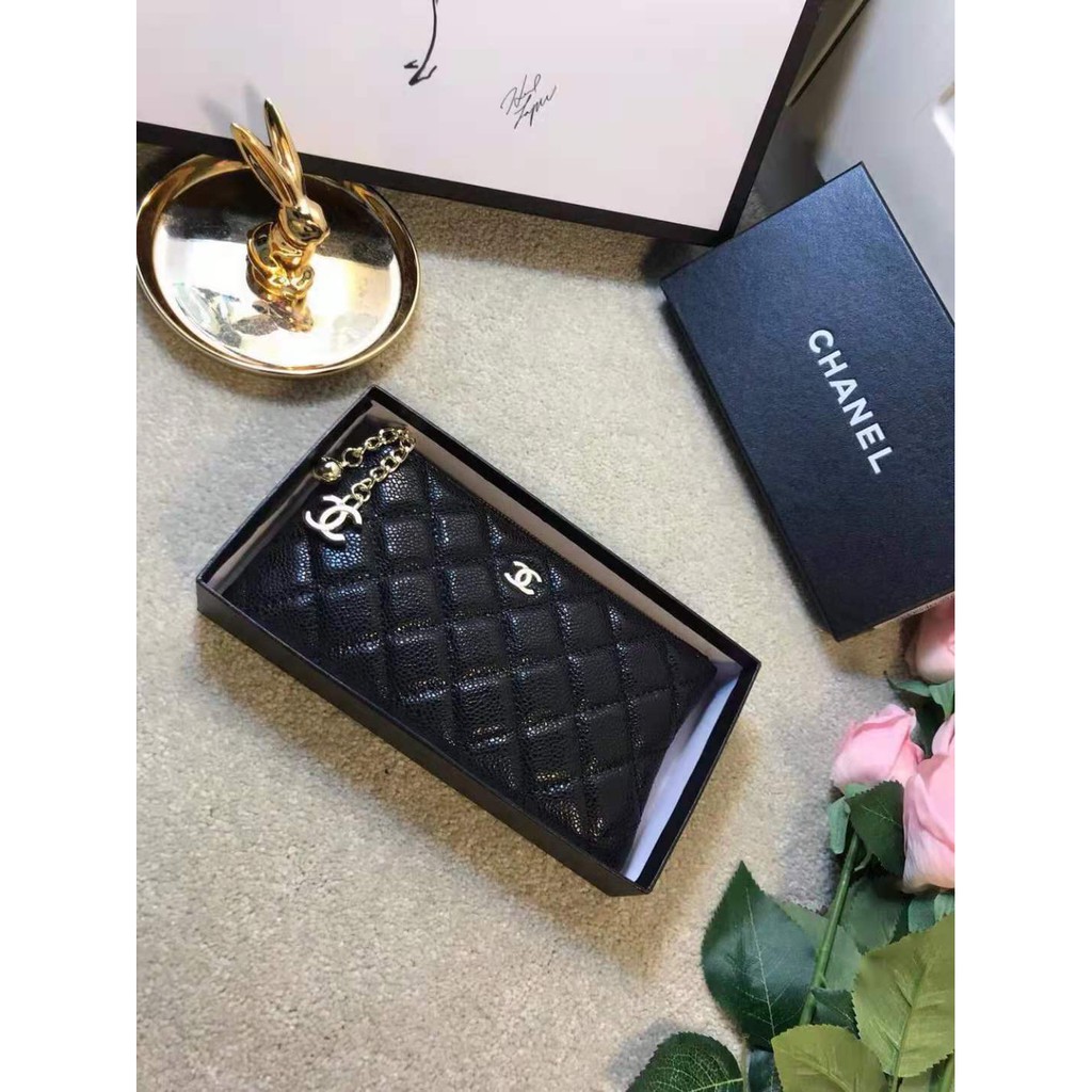 

Chanel coin purse