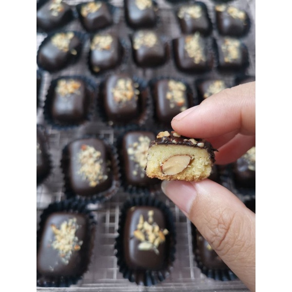 

biskuit almond london