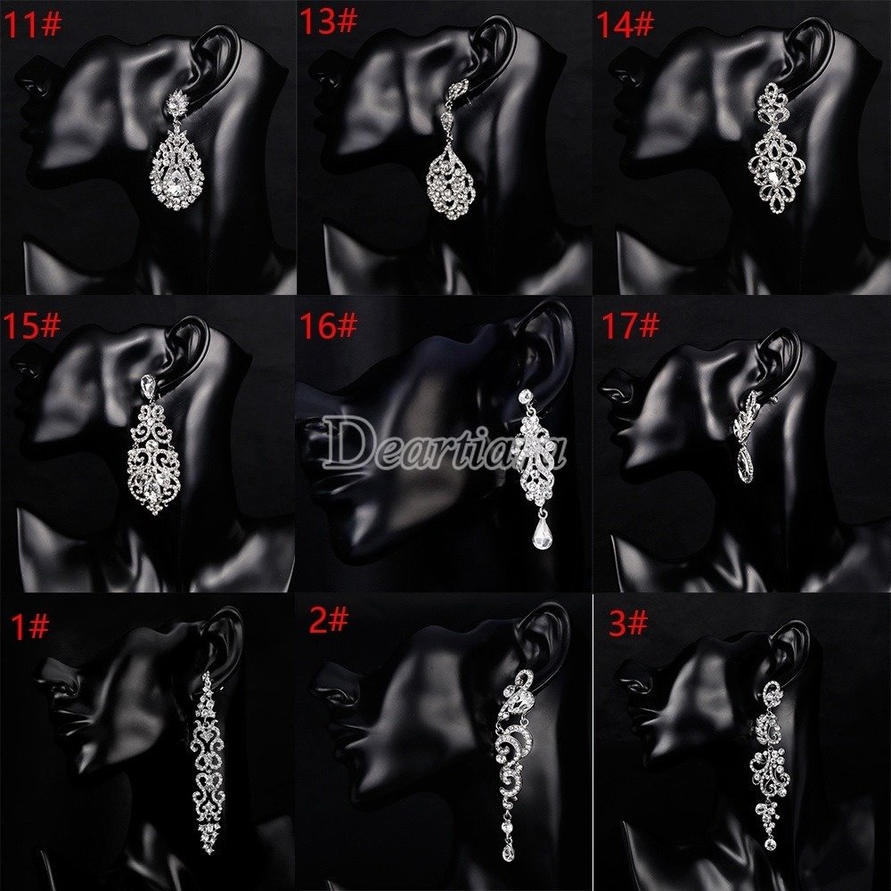 Anting Rumbai Panjang Aksen Berlian Bahan Alloy