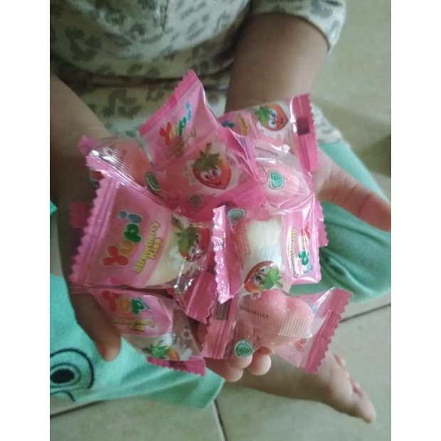 

Yupi Strawberry Kiss