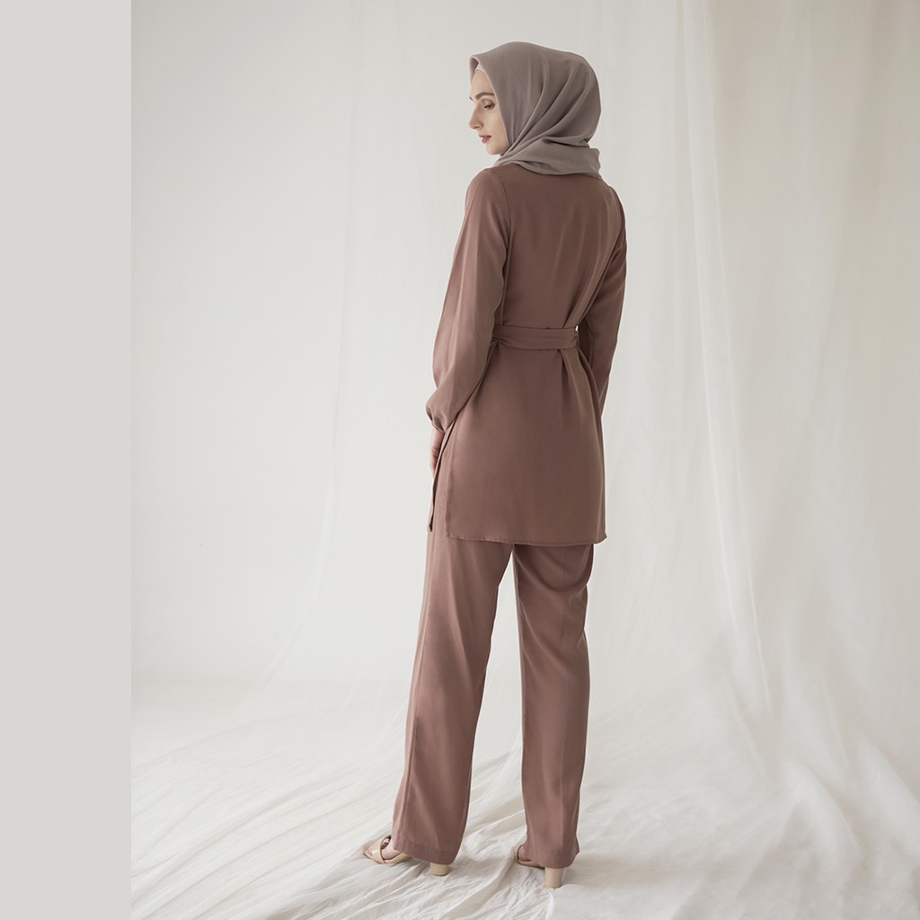 Astya Set by Aska Label - Set atasan busui friendly dengan tali yang dapat dilepas dan bawahan dengan warna senada