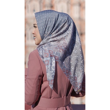 Buttonscarves Maharani Dhusar preloved