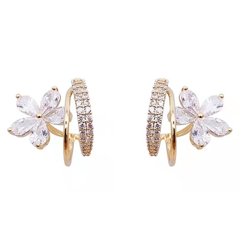 Anting Stud Desain Bunga Aksen Berlian Bahan 925 Silver Gaya Korea Untuk Wanita
