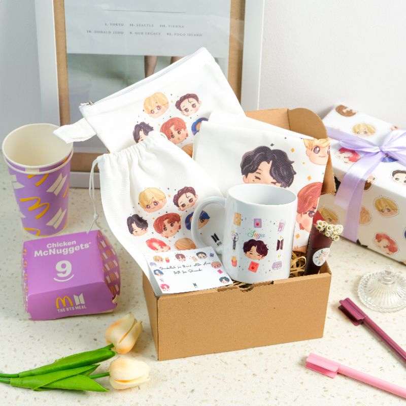 

(READY SIAP KIRIM)MUG BTS/HAMPERS BTS/KADO WISUDA/HADIAH ULANG TAHUN/HADIAH WISUDA KADO VALENTINE NATAL(FREE KERTAS KADO BTS)