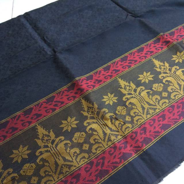 Batik Tenun Dan Songket Menghiasi Busana Muslim Ifw Republika Online