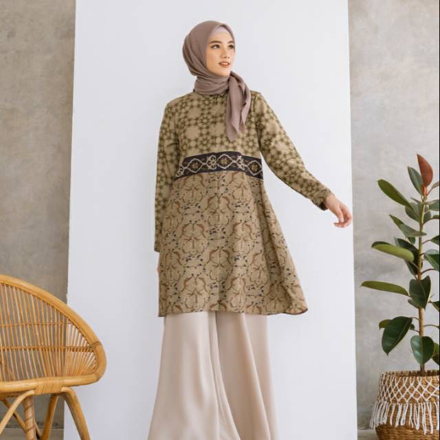 Fayra Long Blouse Nadeema by Heaven Lights x Kamiidea
