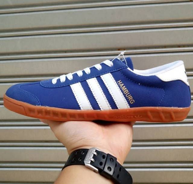 hamburg blue and white