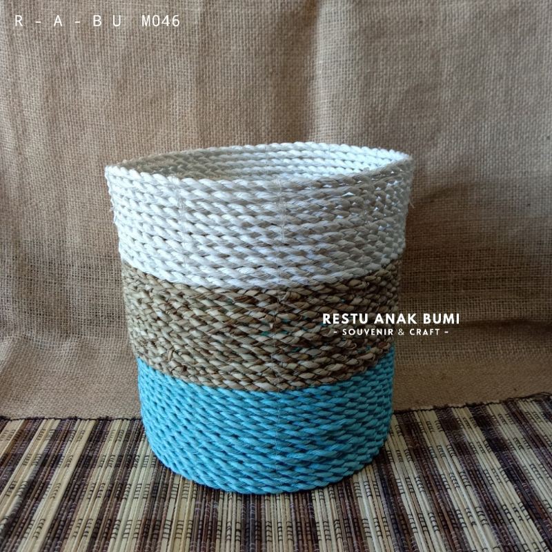 

Promo (M046) Loli Mini Biru L D.18cm|Keranjang Loundry|Tempat Belanja|Wadah Pakaian|Pot|Hampers|Baju|Unik