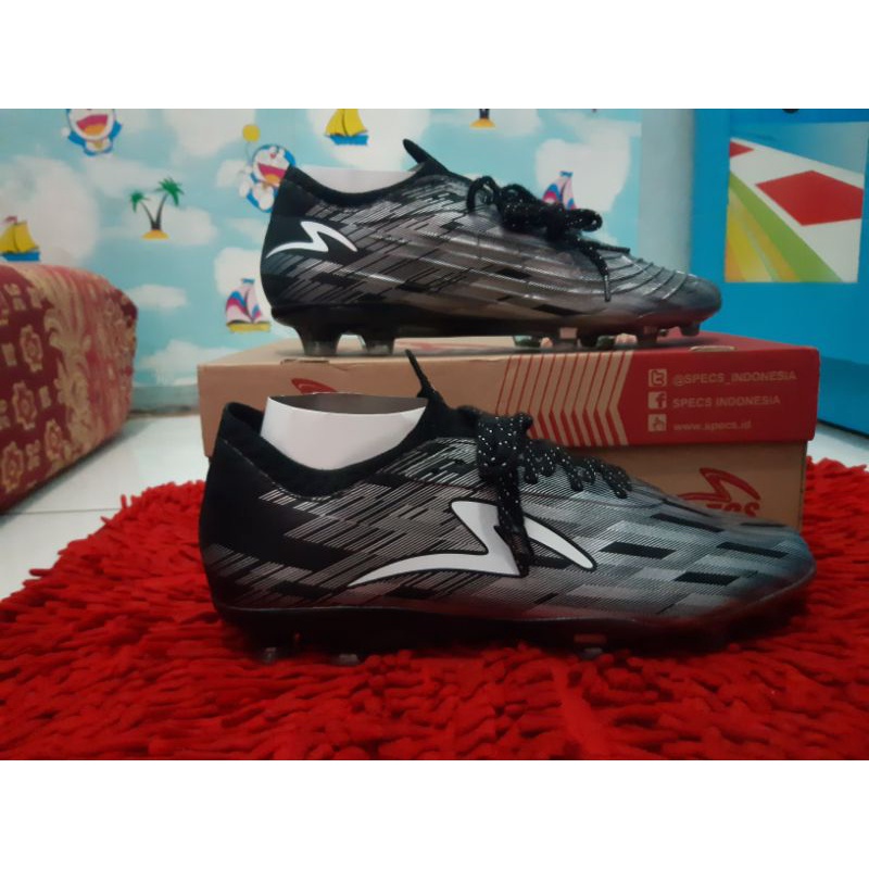 SIZE 40 specs accelerator lightspeed II elite fg - black/silver