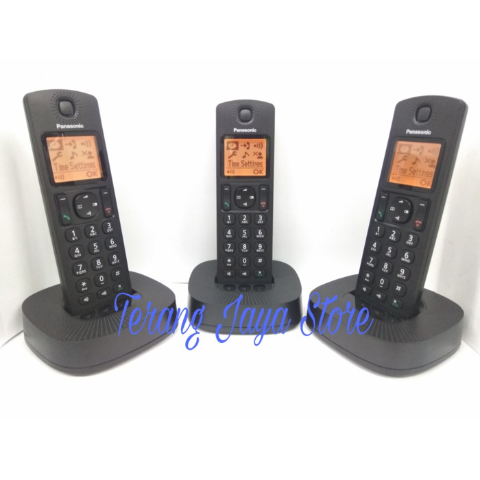 

Telepon Wireless Panasonic KX-TGC313 (3 handset) (Hitam)