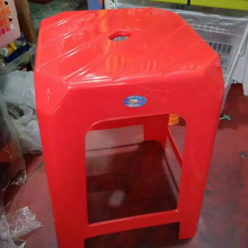 Preloved Bangku / kursi Plastik Bee Plast