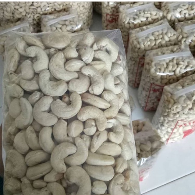 

Cashew Panggang premium 1 kg