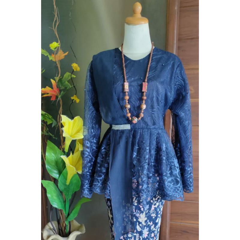 WM>KEBAYA SLENDANG MAYANG / BLOUS AMALIA / KEBAYA MODERN / KEBAYA KONDANGAN/ KEBAYA WISUDA9-Biru NAVY