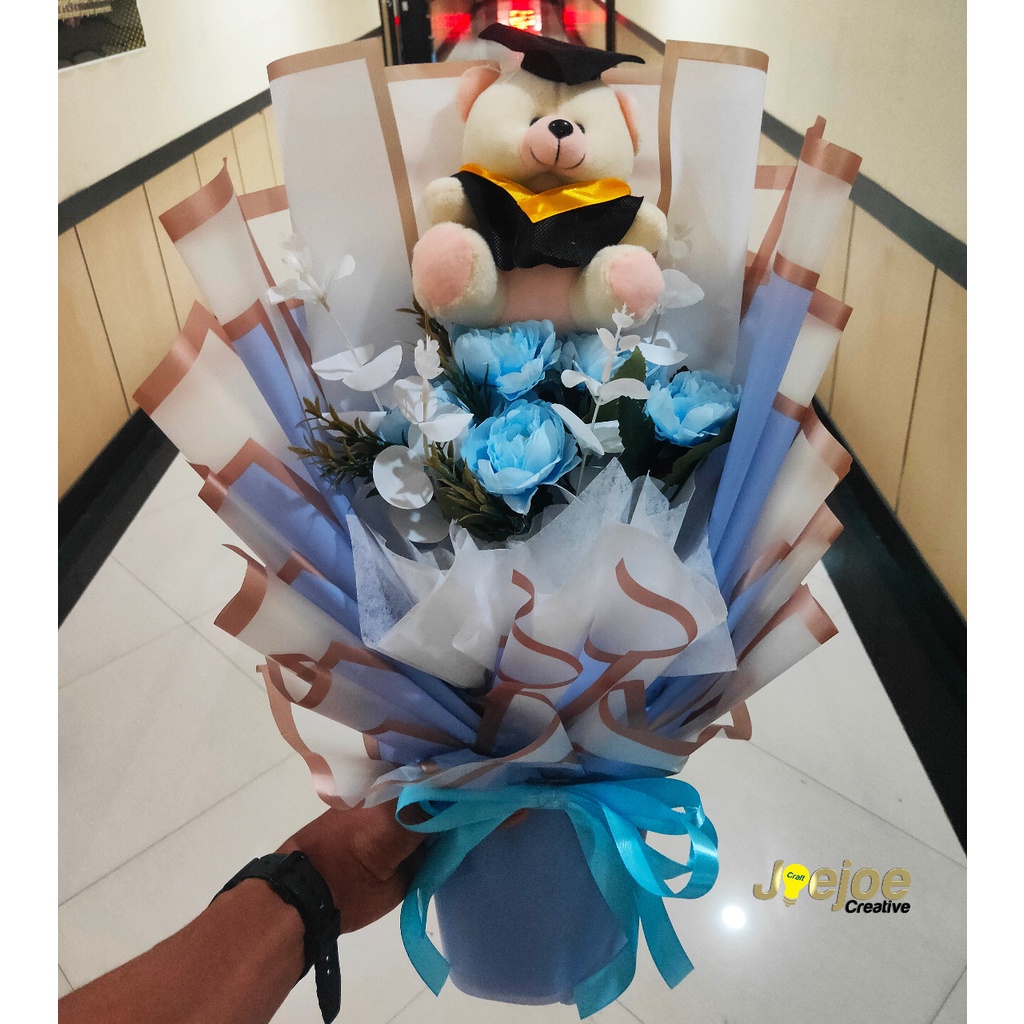 Bucket Bouquet buket kado hadiah gift give bunga wisuda graduation sidang skripsi cewek cowok