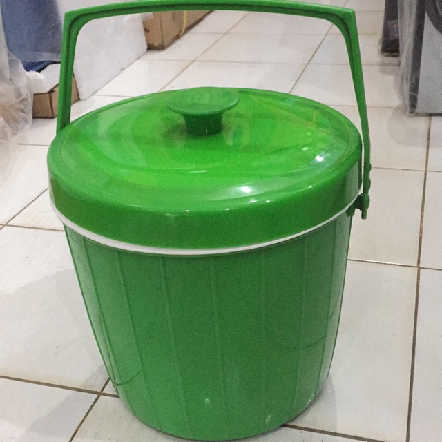 Bucket nasi atau es