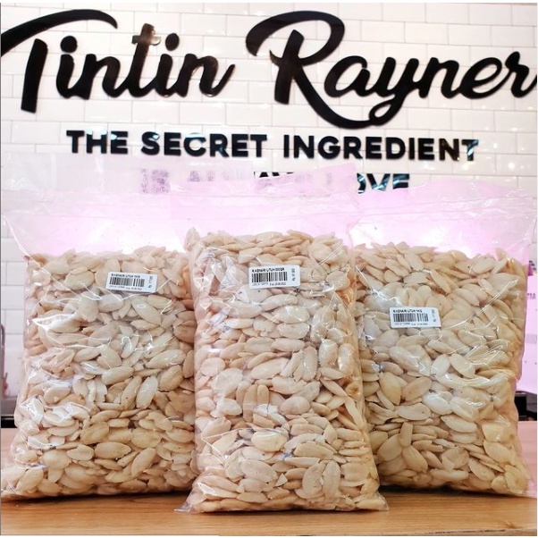 

KACANG KENARI UTUH 250 gr