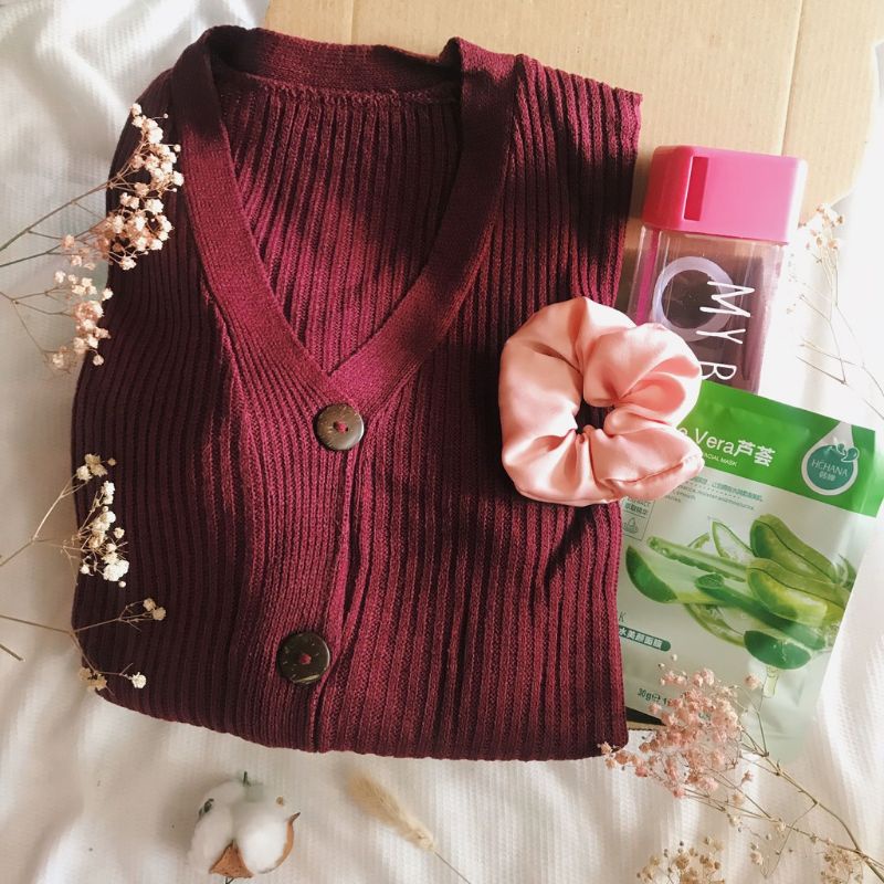 Hampers Cardigan Rajut Dan Botol Minum Gift Box Spesial Untuk Cewek