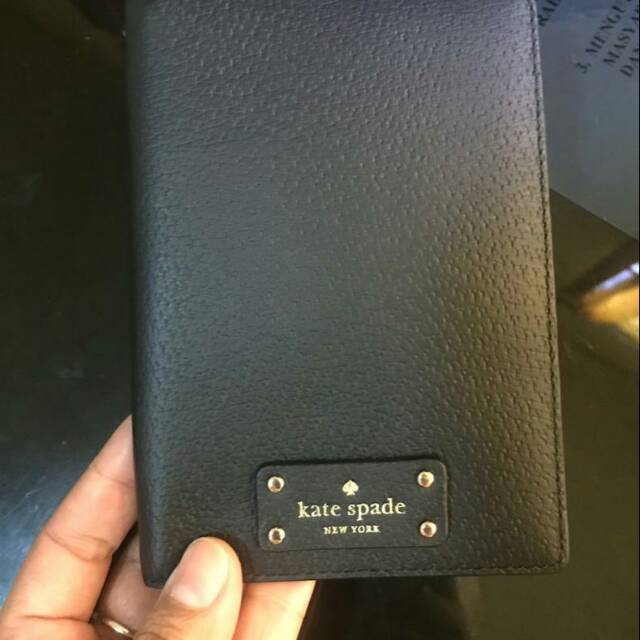 Kate spade passport case new ( SOLD )