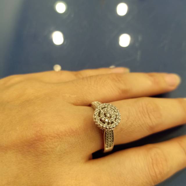 Cincin zircon wynn 8204