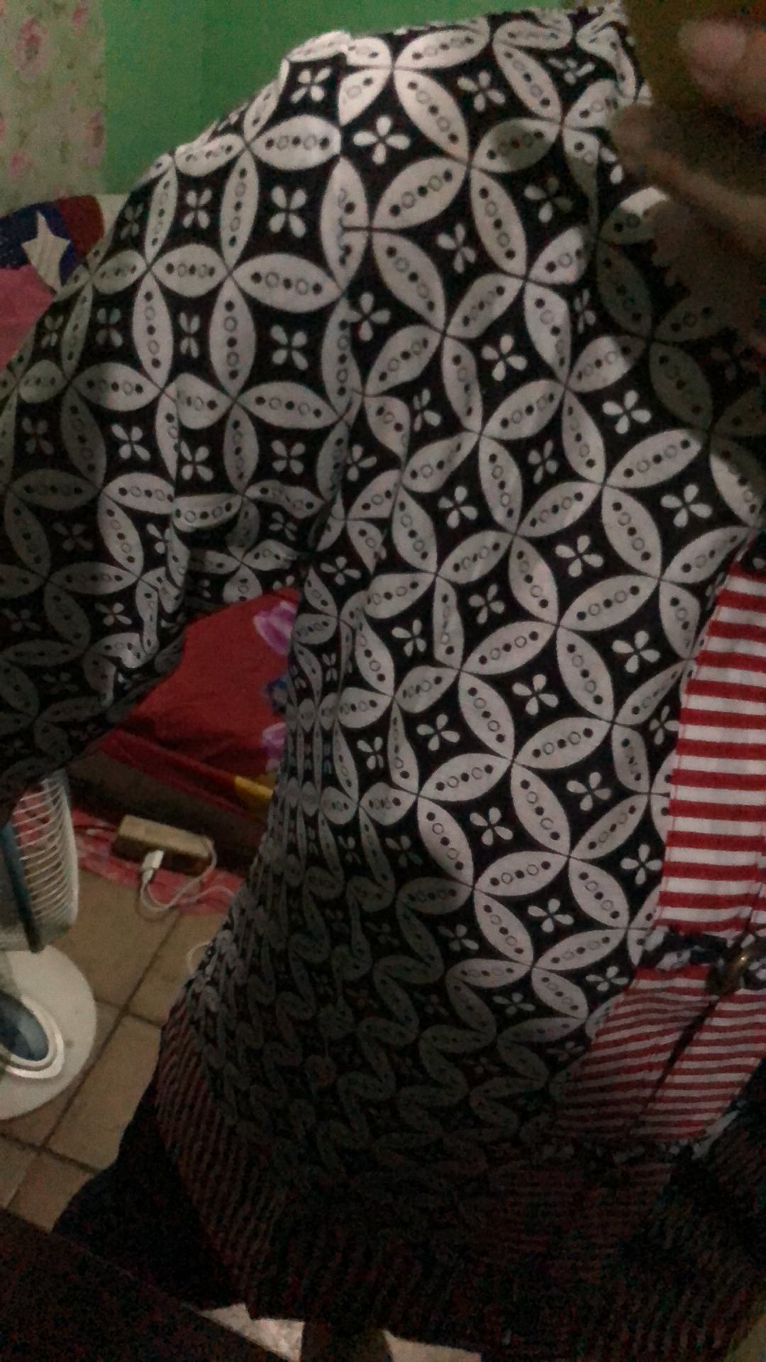 Batik Wanita Atasan Blouse Modern Trendy Warna Hitam Kombinasi Merah By Batik Dua Putri Collection