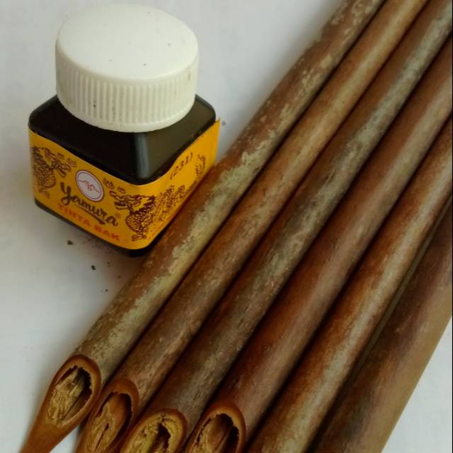 

Paket pena handam isi 6 pena dan 1 tinta