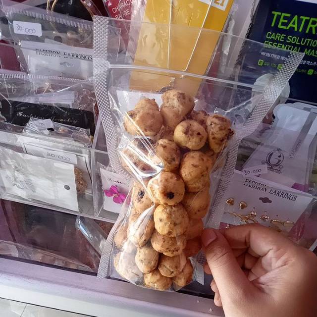 

Soes kering coklat