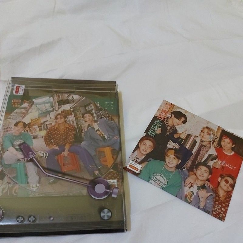 BTS Season Greetings 2021 Polaroid Mini Album dan DVD