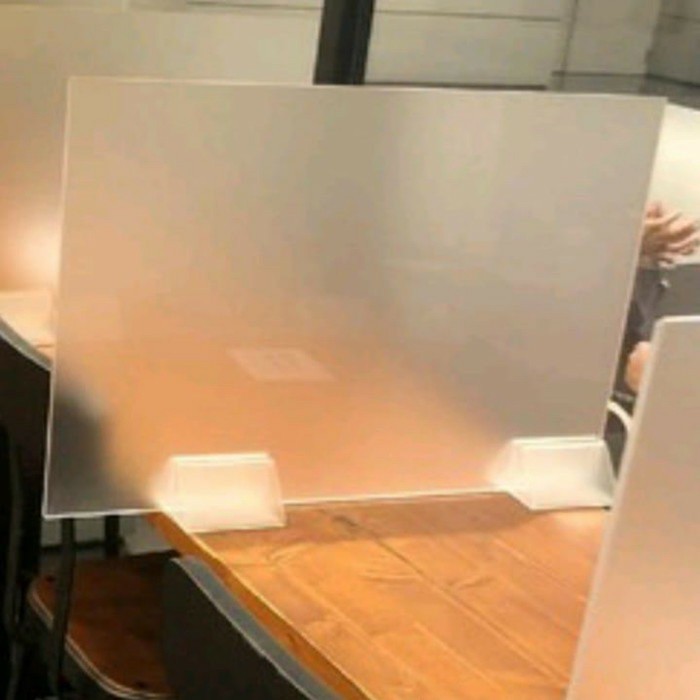 

AKRILIK PARTISI / PEMBATAS MEJA ACRYLIC DOFF Kaki Segitiga 3 mm